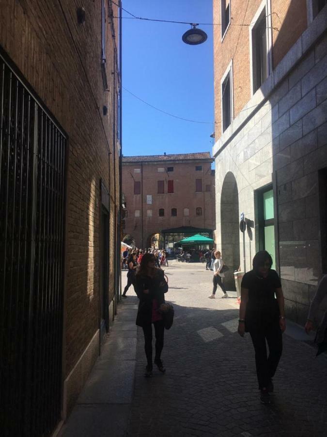 费拉拉A Due Passi Dal Castello公寓 外观 照片